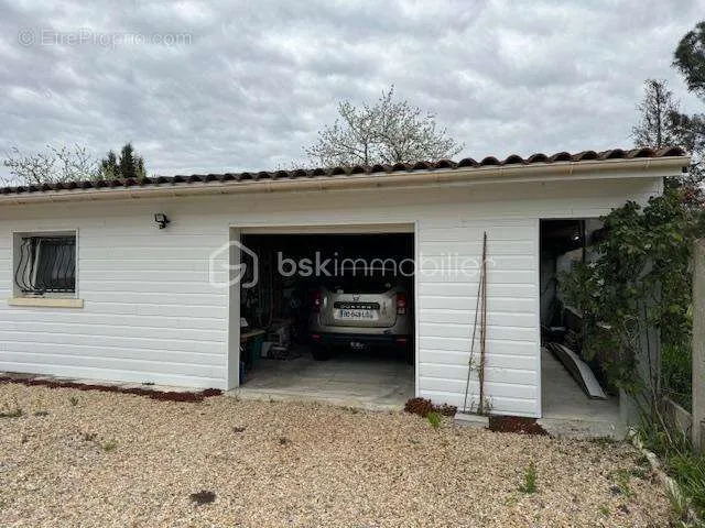 Esterno - Contemporary House with Garden in Coutras Centre