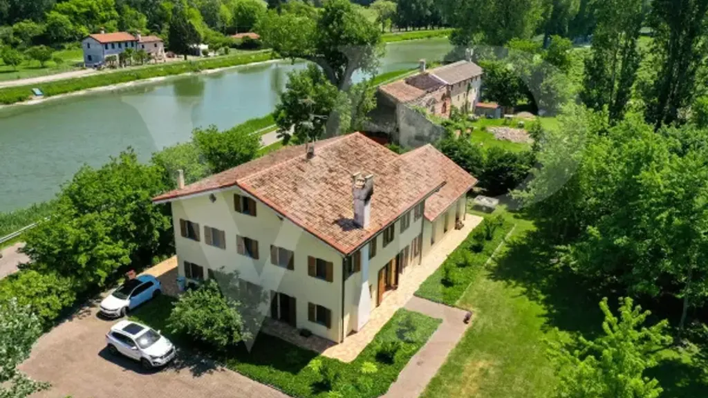 Õhuvaade - Renovated Farmhouse by Canal in Caorle