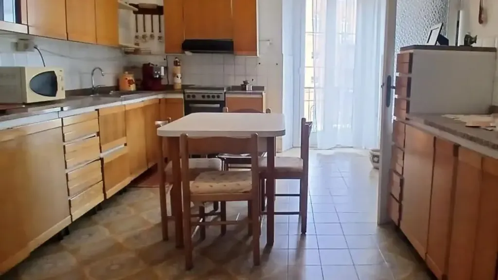 Cuisine - Apartment with Balcony in Livorno Centre