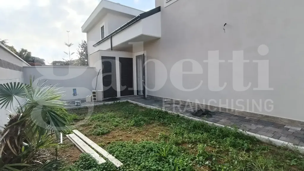 Extérieur - New Villa with Solar Panels in Anzio