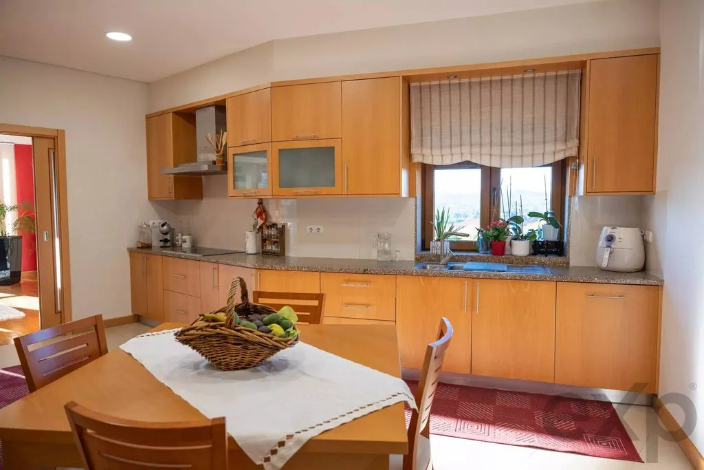 Cuisine - Luxury Villa with Greenbelt View in Friestas