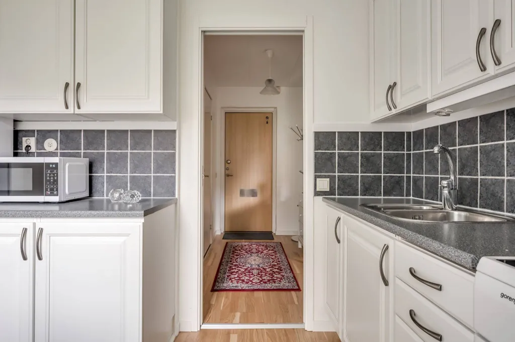 Köök - Apartment with Sunny Terrace in Popular Area