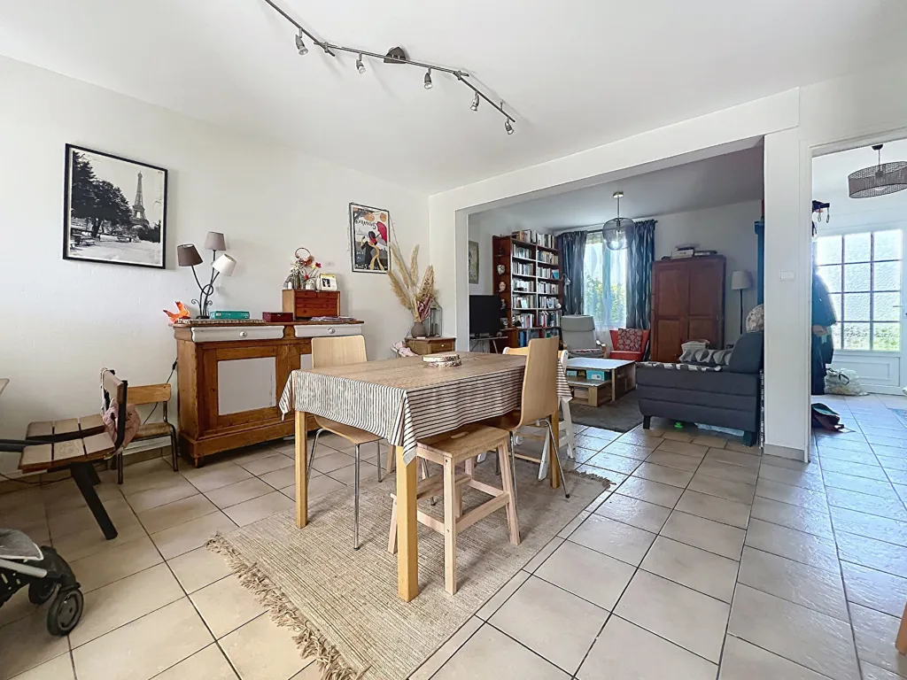 Salle à manger - Maison Jumelée avec Jardin et Garage à Caen