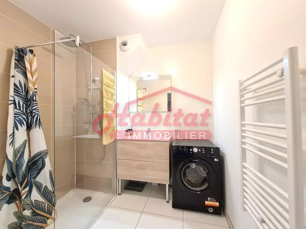 Vannitoad - Modern Apartment with Balcony in Quiet Residence