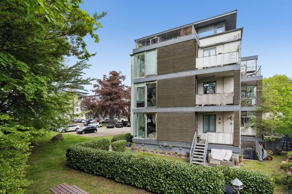 Exterior - Apartment with Balconies in Hellerup