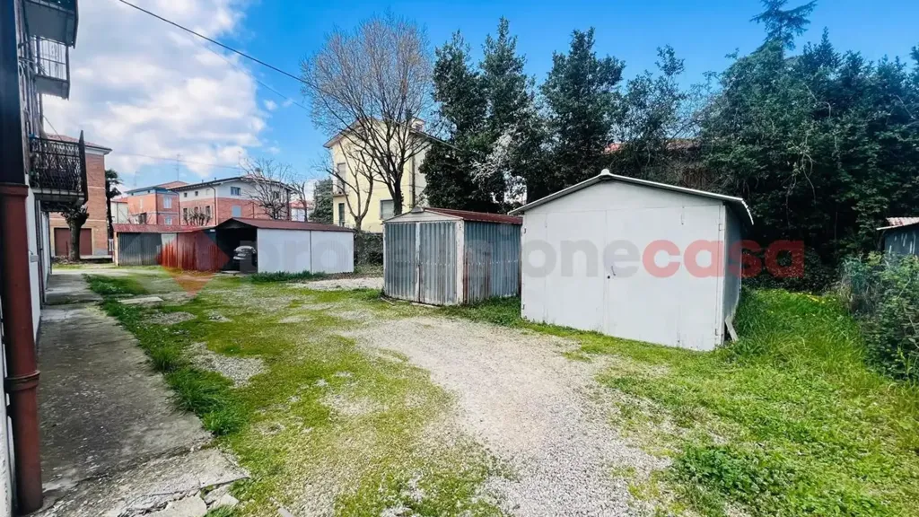 Jardin - Rearranged Apartment with Balcony in Scandiano