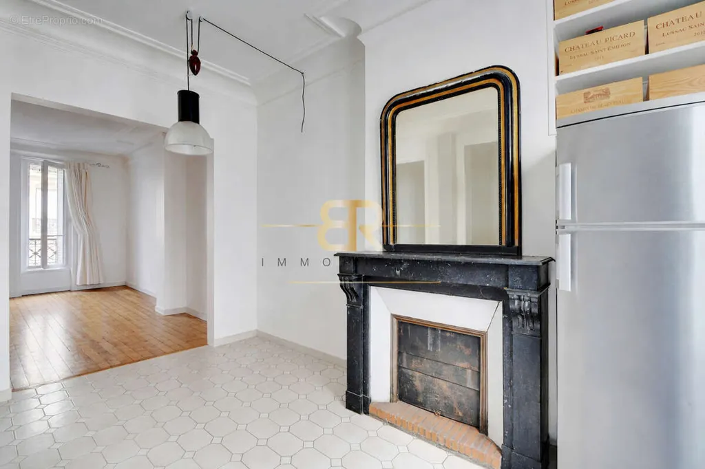 Elutuba - Charming 2-3 Bed Flat with East-West View in Paris
