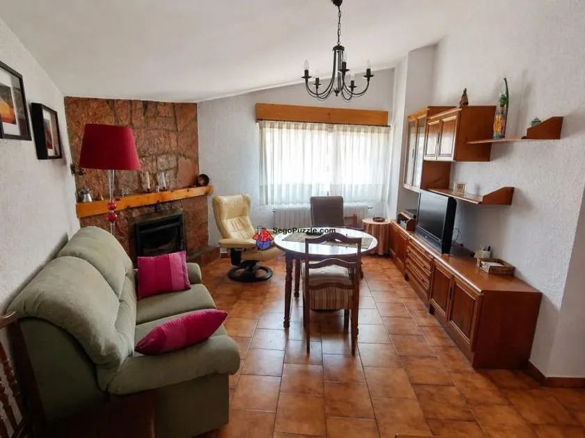 Elutuba - 4 magamistoaga kinnisvara asukohas Segovia