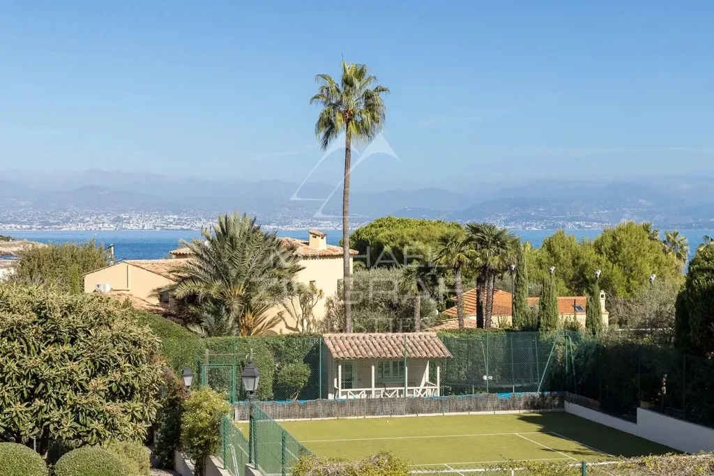 Garden - Villa with Sea View near Cap d'Antibes