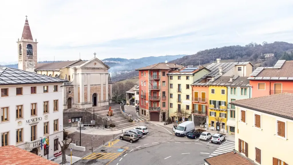 Exterior - Apartment with Panoramic Terrace in Roverè Veronese