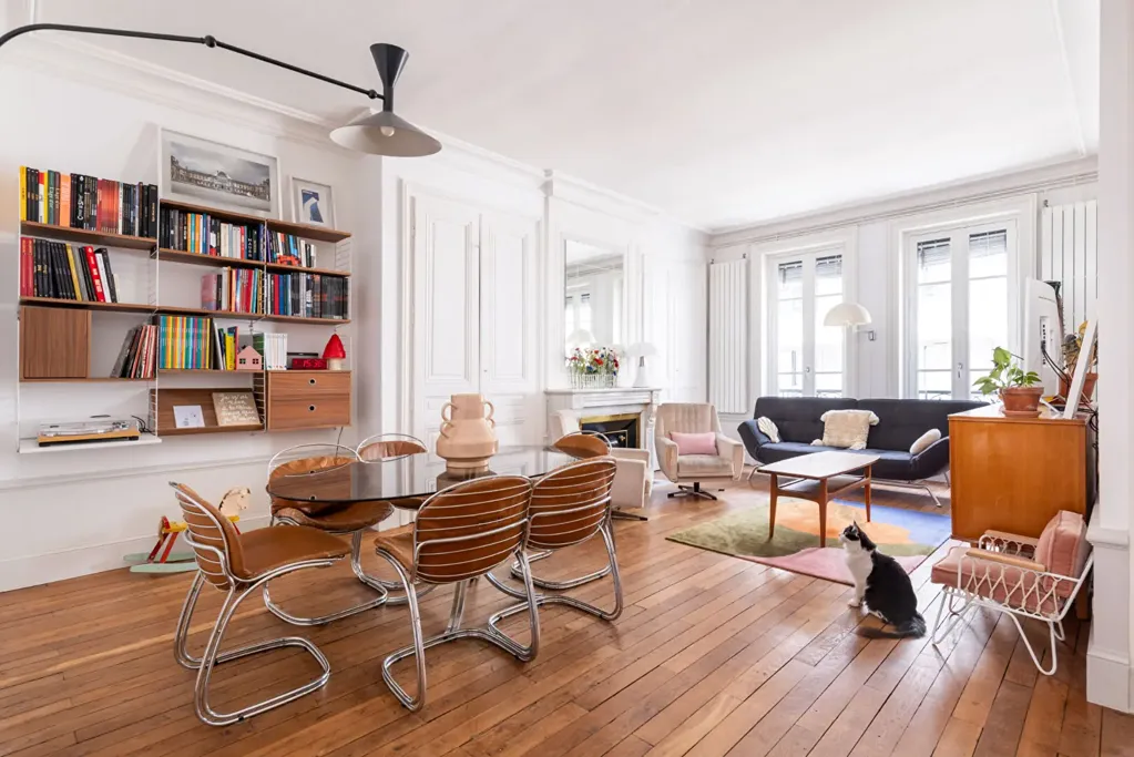 Séjour - Appartement Charmant avec Parquet au Quai du Rhône