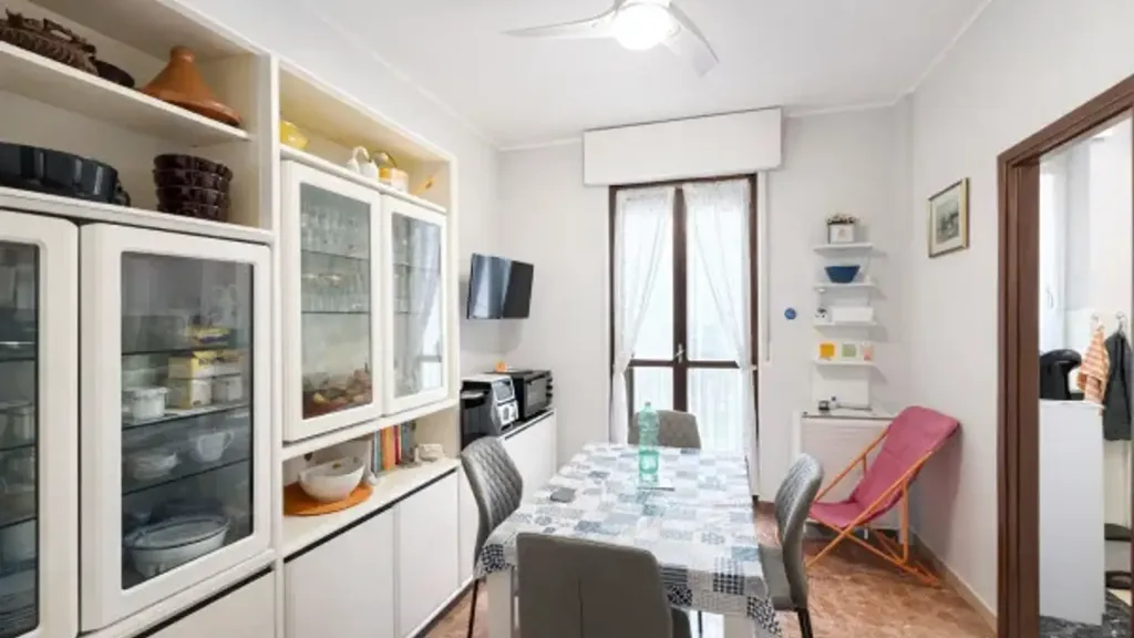 Salle à manger - Bright Apartment with Balcony in Alessandria