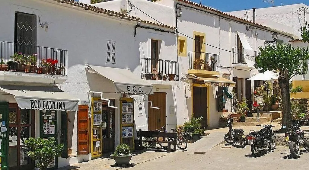 Charming House with Pool in Cala de Bou