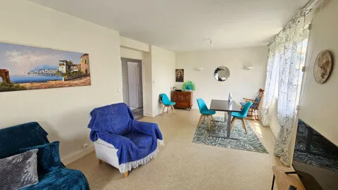 Séjour - Appartement avec vue dégagée et balcon à Evreux
