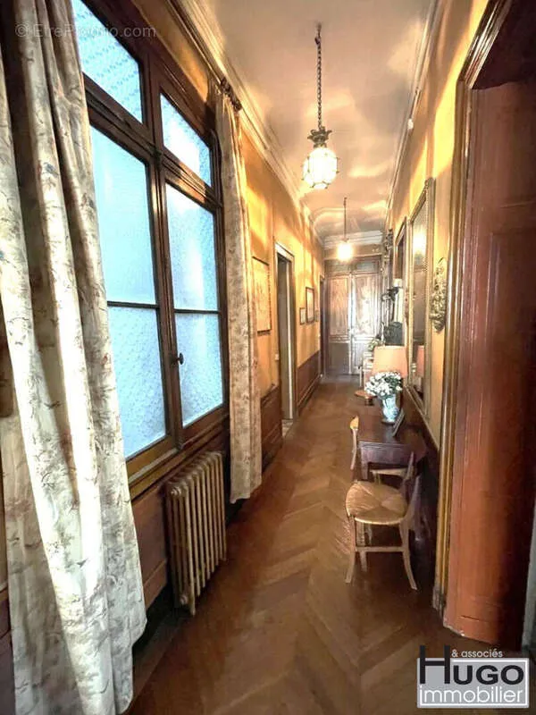 Ingresso - Haussmannian Apartment with Tram Access in Bordeaux