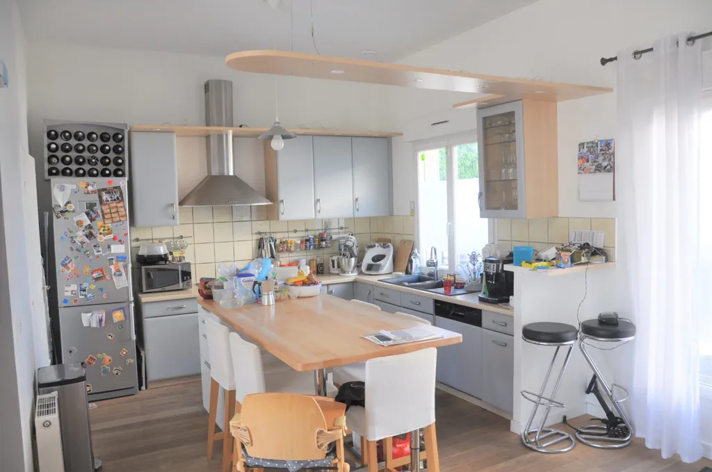 Köök - Luxury Duplex Apartment with Private Courtyard in Neuilly-Plaisance