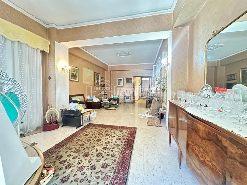 Esik - Central Triplex with Balconies in Messina