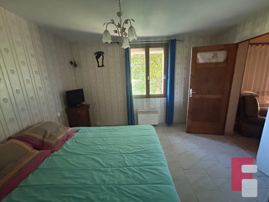 Chambres - Maison de Plain-Pied avec Jardin à Thieffrain