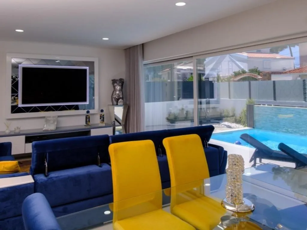 Elutuba - Luxury Detached House with Pool in Aroeira, Almada