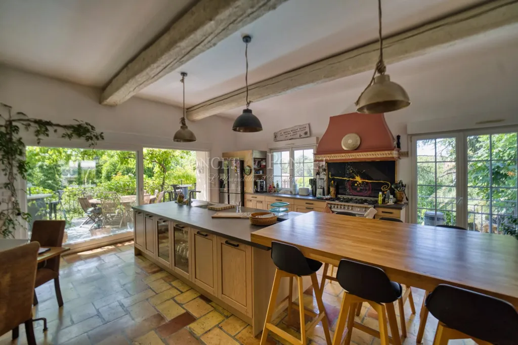 Cuisine - Maison avec Vue Dominante au Cœur du Village