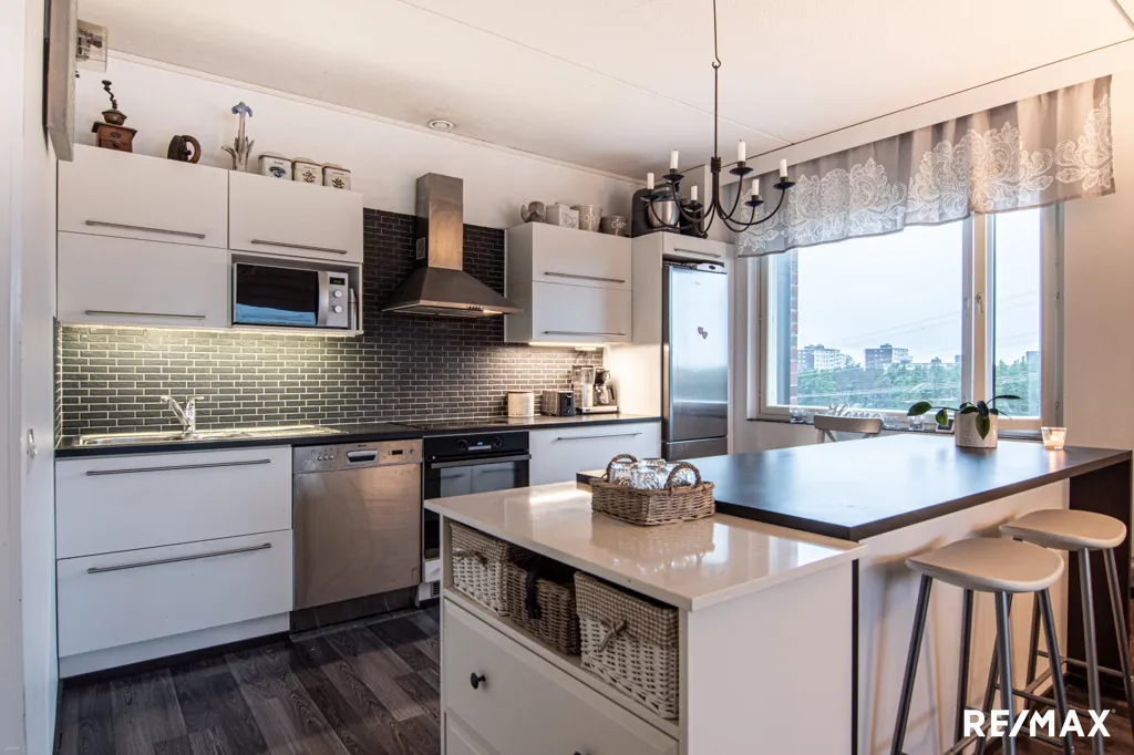 Cuisine - Renovated Flat with Glazed Balcony in Nättinummi