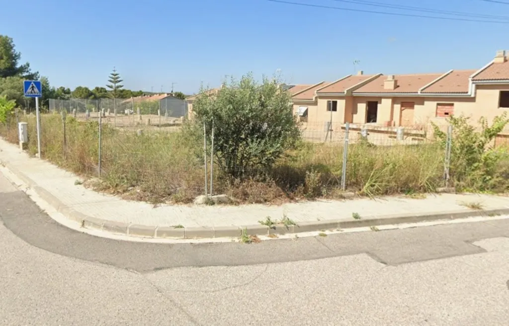 Aed - Unfinished Property with Development Potential in Secuita