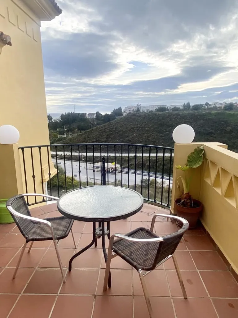 balcony