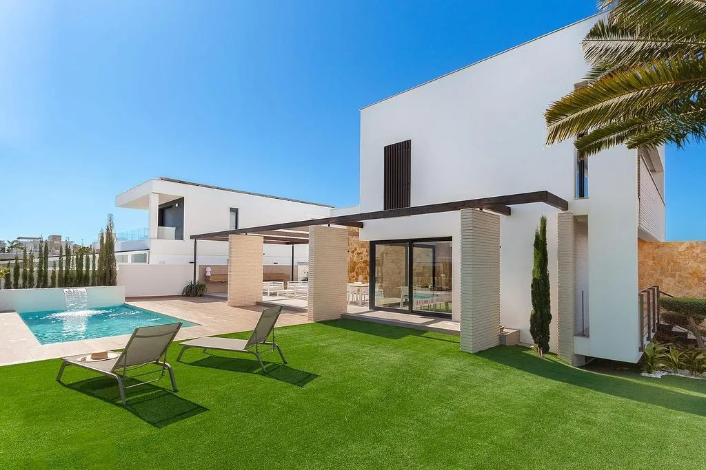 Bassein - Villa with Private Pool in Orihuela Costa