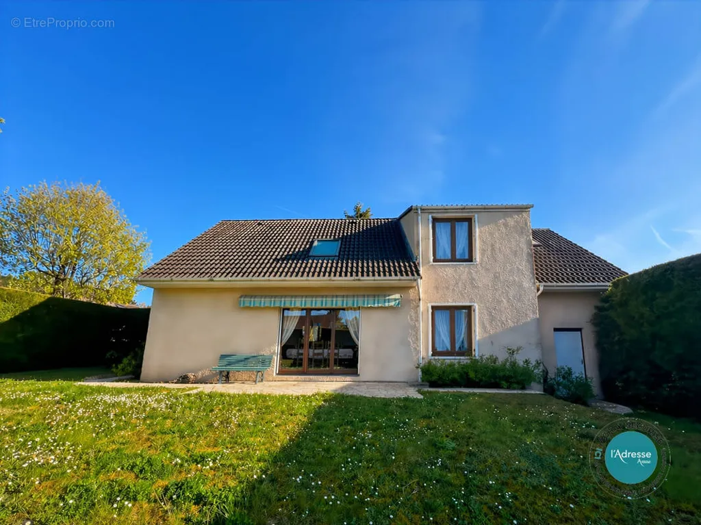 Extérieur - Maison avec Terrasse à Guigneville-sur-Essonne