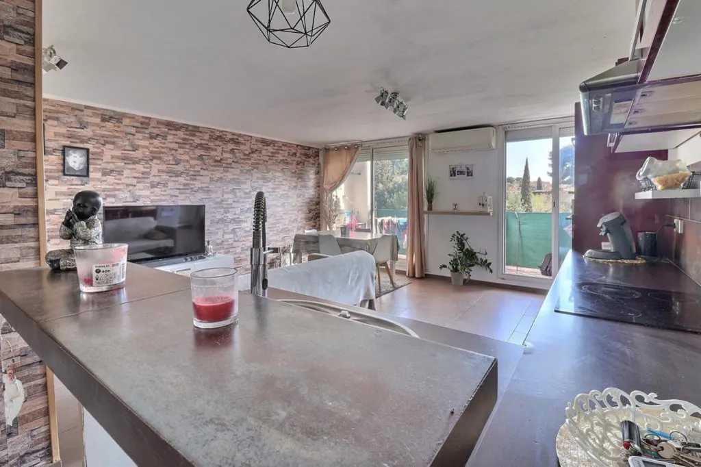 Cuisine - Appartement T3 avec Balcons Nord-Sud à Marseille
