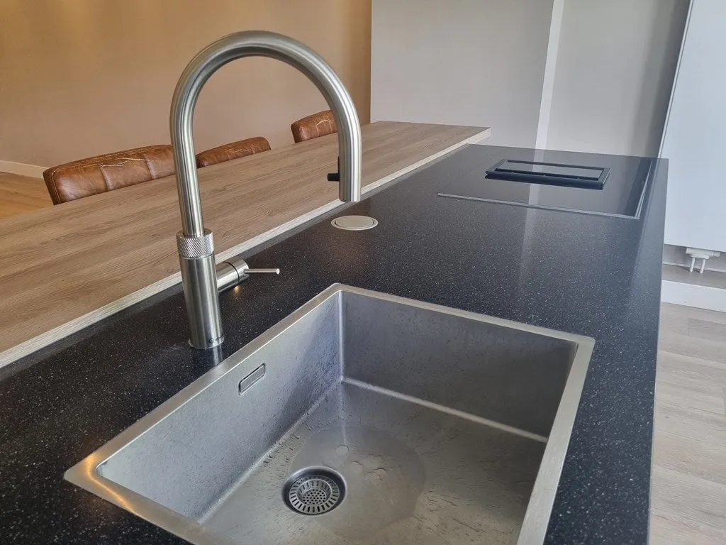 Kitchen - Split-Level Maisonette with Canal View in Jordaan