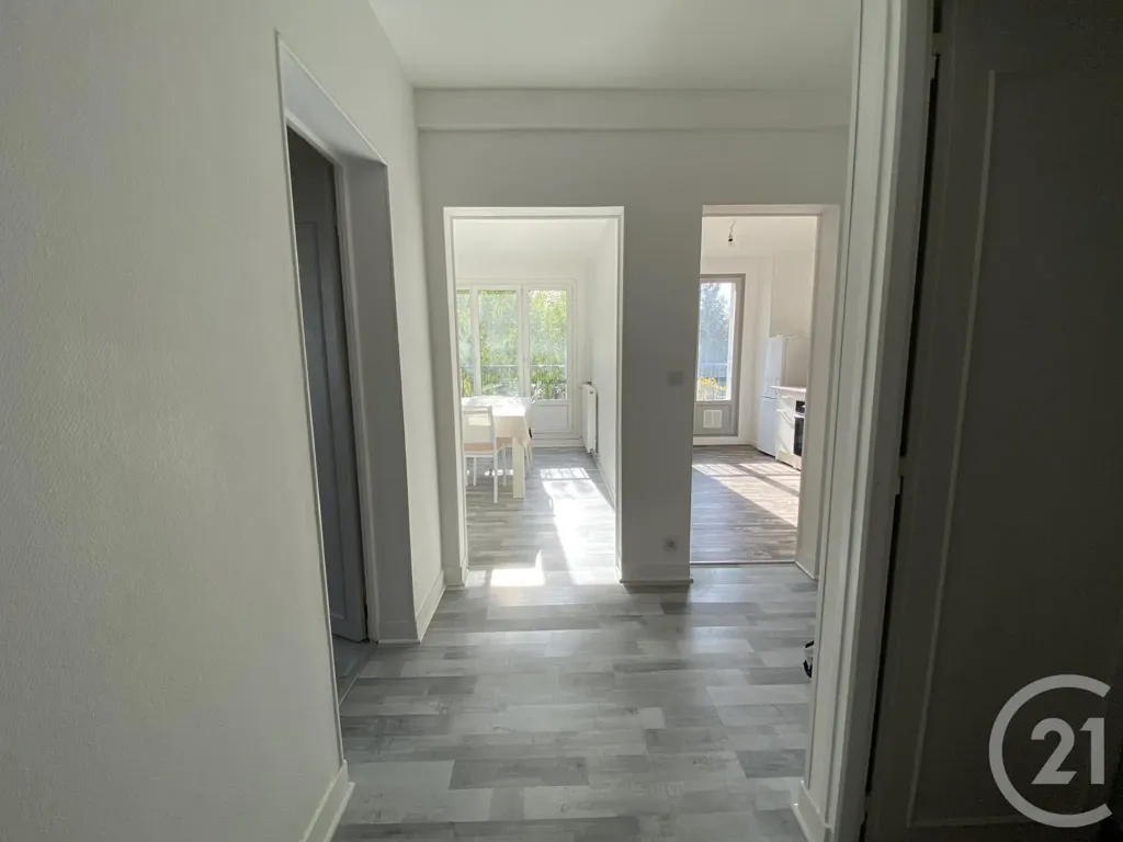 Esik - T2 Flat with Parking in Lucé
