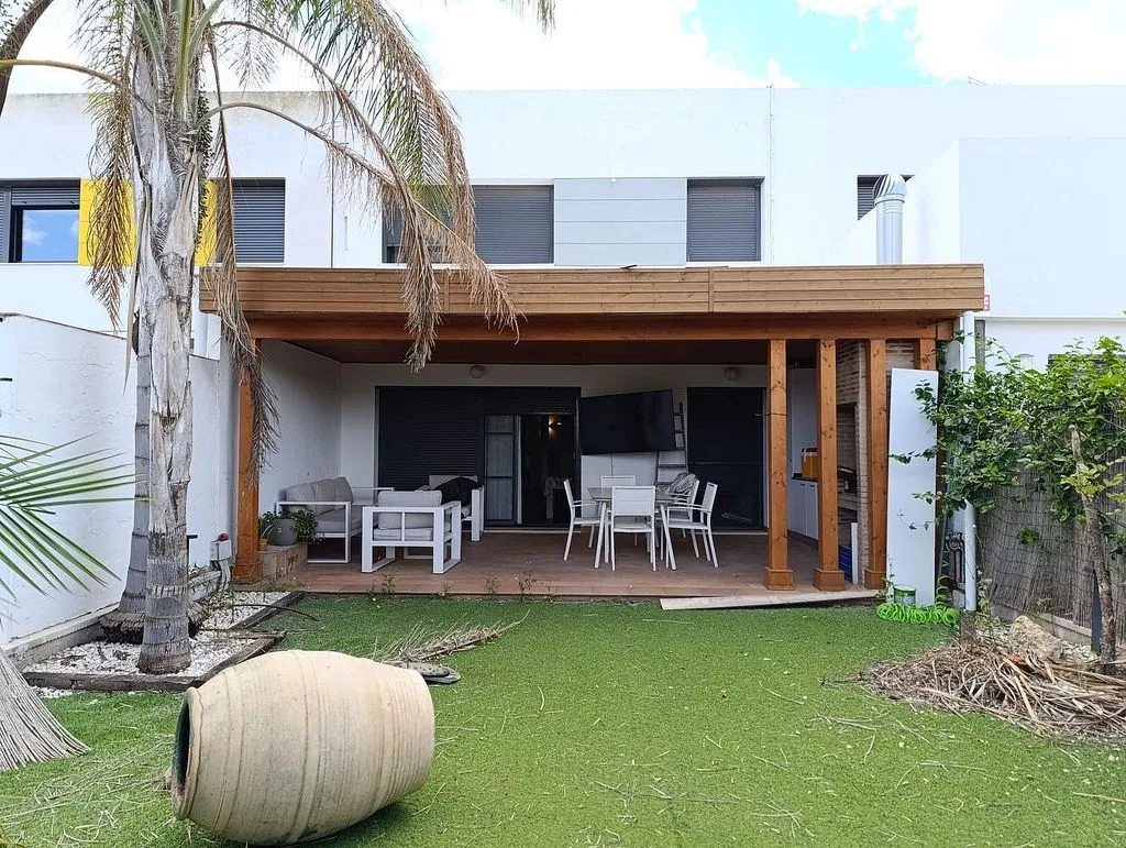 Terrasse - Terraced Semi-Detached House in Benaguasil