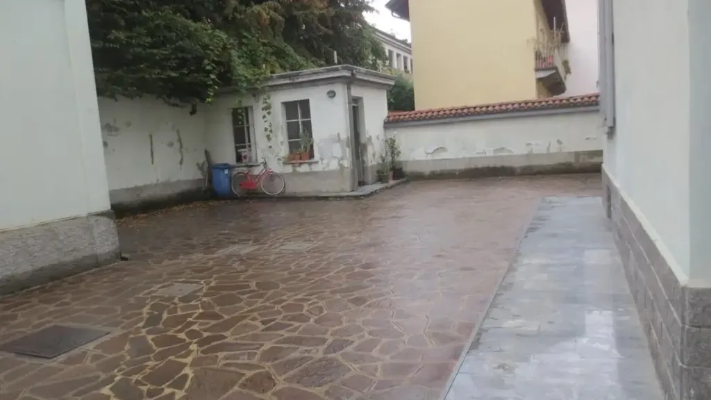 Aed - Rustic-Style Flat with Garden in Monza