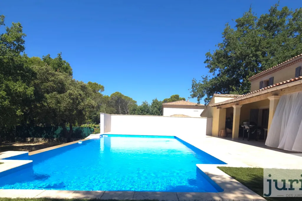 Bassein - Villa with Pool in Uchaux
