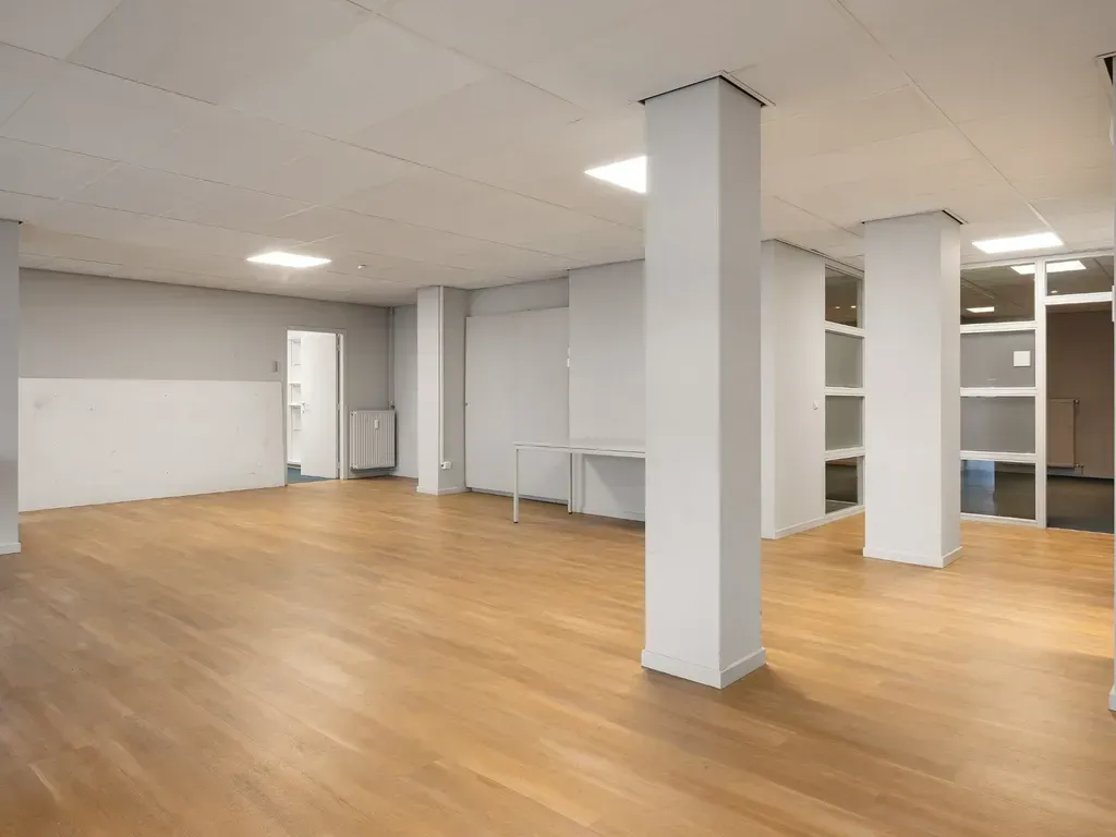 Bureau - Bureau avec 8 Places de Parking à Turnhout