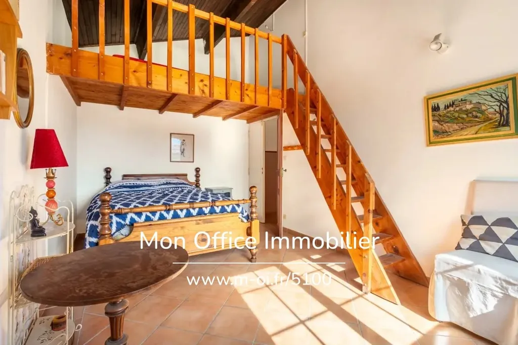 Magamistoad - 1970s House with Covered Pool in Istres