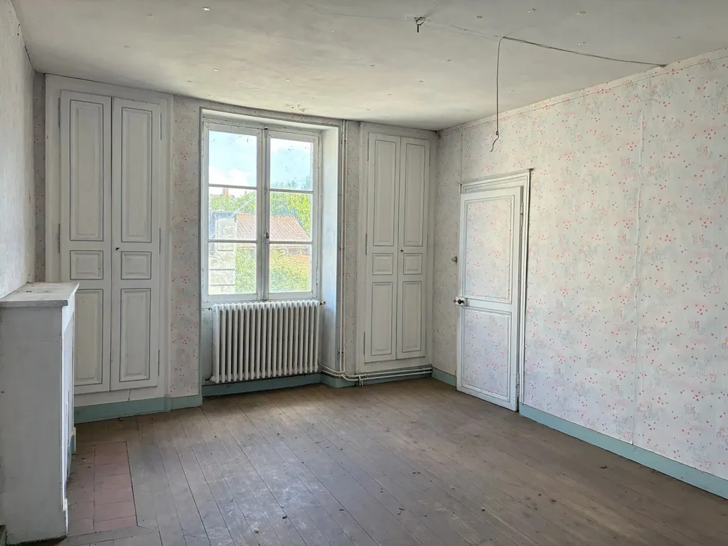 Rooms - Renovated Town House with Courtyard in Montmorillon