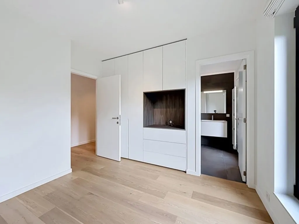 Esik - Luxury Apartment with Terrace in Waterloo