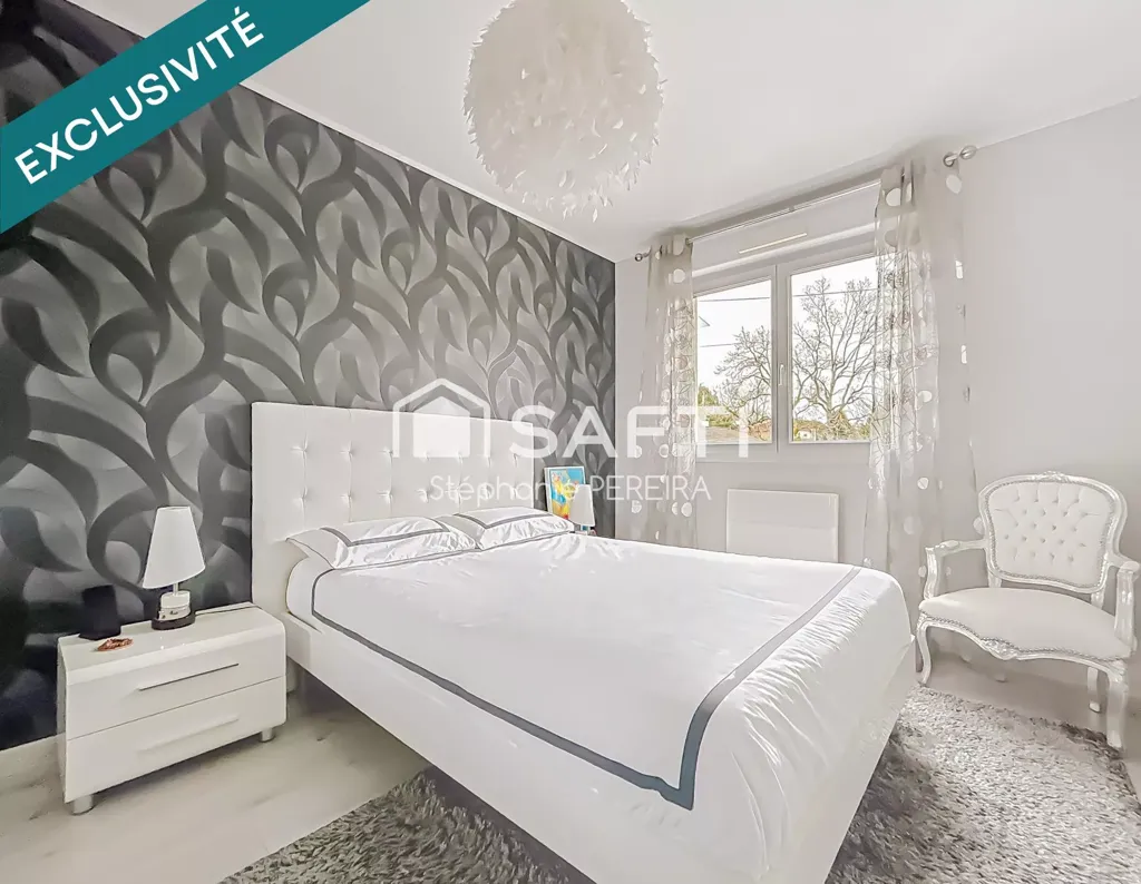 Camere da letto - House with Cinema Space in Town Centre