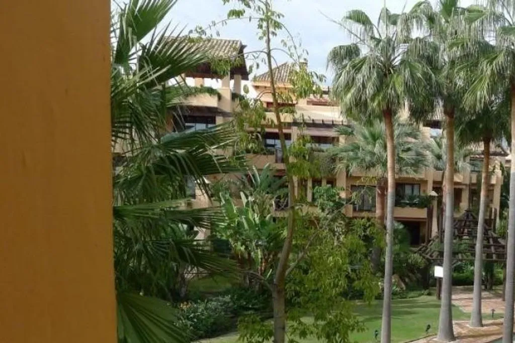 Jardin - Beachside Flat with Pool in Marbella
