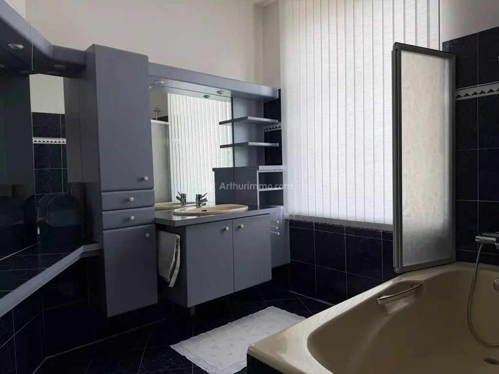 Salles de bain - Moulin du 19ème Siècle dans un Environnement Unique