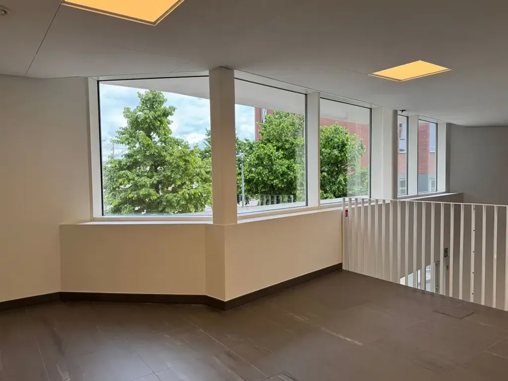 Kabinet - Office Space with Large Windows in Mechelen