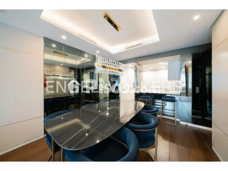 Sala da pranzo - Luxury Apartment with Rooftop Pool in Gran Vía