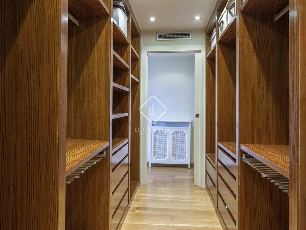 Pièces - Luxury Apartment with River View in Valencia