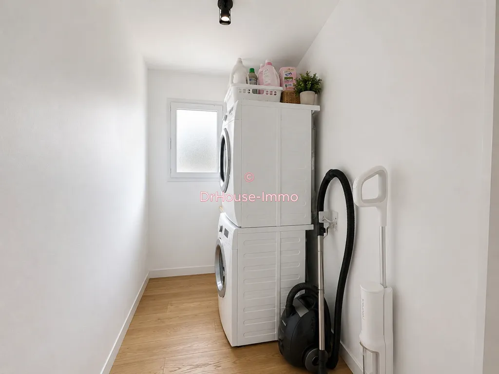 Pesuköök - Fully Renovated Bungalow with Pool in Quiet Area