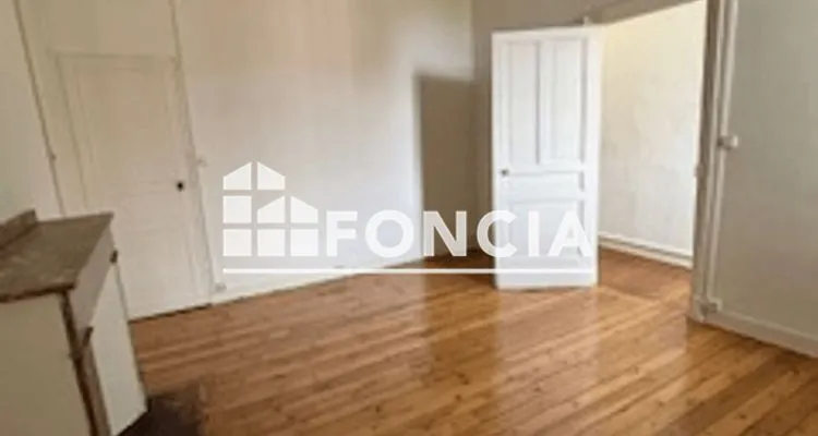Pièces - Appartement Traversant dans Immeuble Ancien à Toulouse