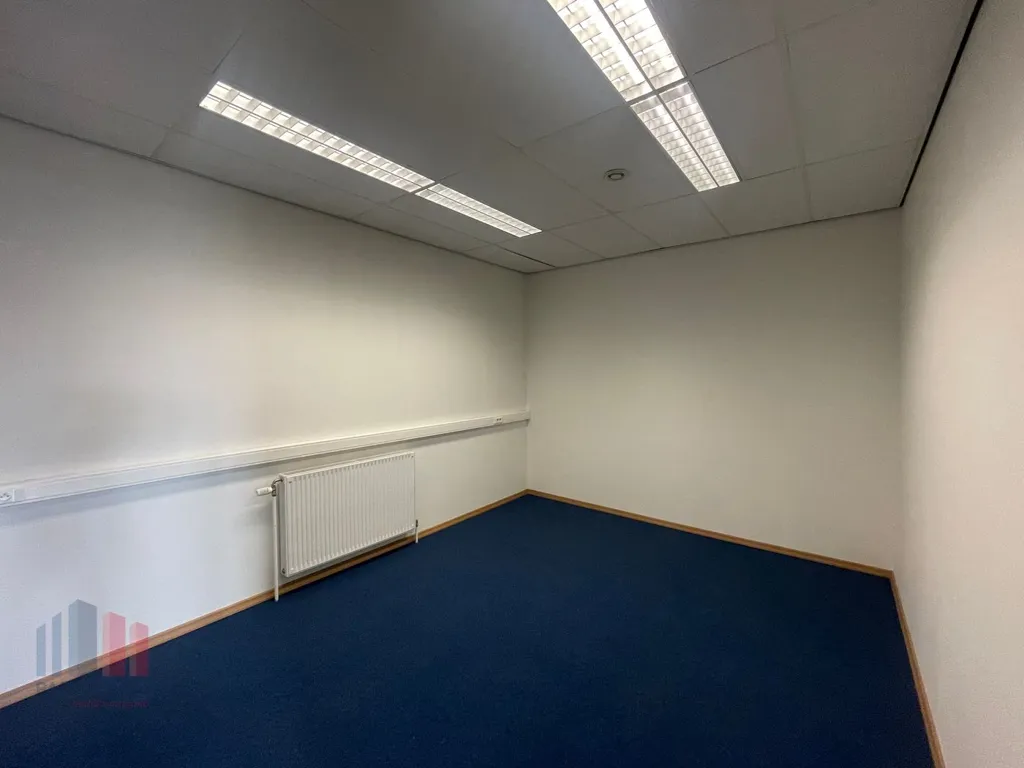Bureau - Magasin Logistique avec 5 Laadkades à Oostende
