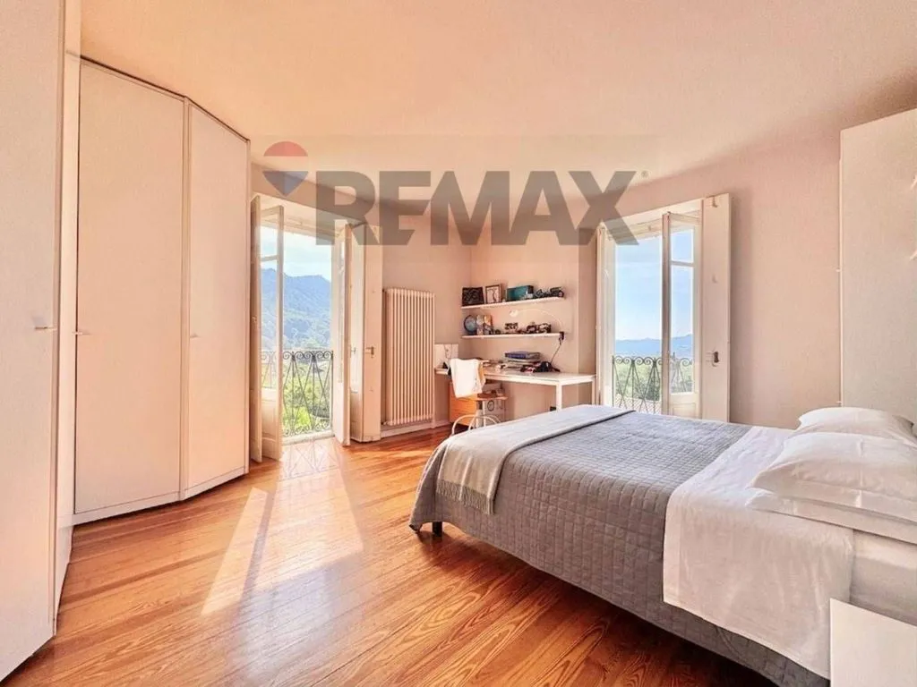 Schlafzimmer - Historic Villa with Private Garden in Mergozzo