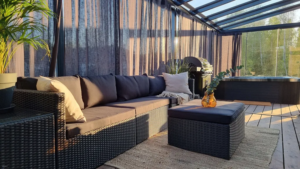 Terrass - Eco-Friendly Flat with Glassed Terrace in Lahti